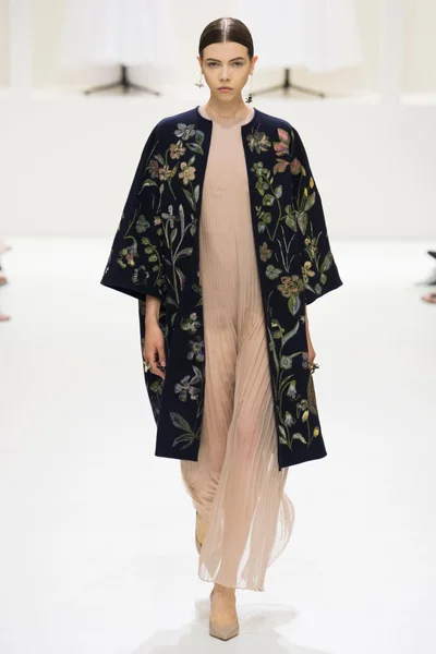 Look 32